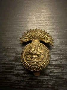 The Northumberland Füsiliers Mützenabzeichen, ca. WWI - Zwischenkriegszeit RA - Bild 1 von 3