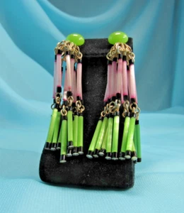 Vintage 2 Paar süße Fransen Ohrhänger. 1 ist Glas und 1 ist Kunststoff. - Bild 1 von 15