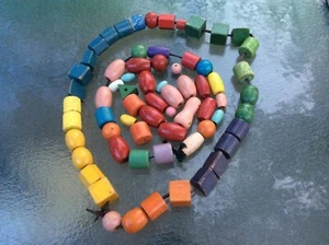 VINTAGE WOODEN BEADS - Picture 1 of 4