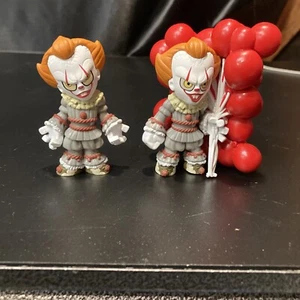 Funko mystery minis Pennywise lot balloons and balloon chapter 1 and 2 lot of 2 - Picture 1 of 11