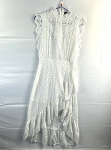 I Saw It First Lace Dip Hem Dress Size 8 Women White Sleeveless Half Lined Zip - Picture 1 of 9