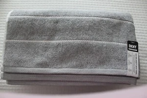 New DKNY Gray & White Stripe Bath Towel - Picture 1 of 2
