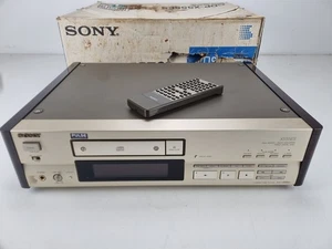 Sony CDP-X555ES CD player - Remote- Original box - manual - Champagne - Picture 1 of 20