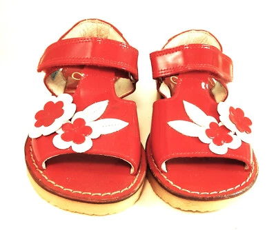 DE OSU-FARO -Spain -Girls Red Patent Leather Flower Sandals -European 24 -Size 7 - Image 1 of 4