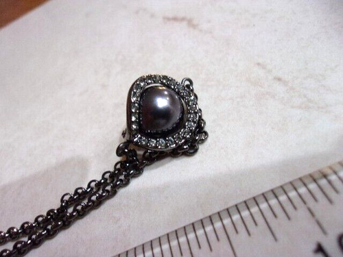 Givenchy Collana Corta Vintage Grande Ciondolo in Gabbia di Perle Finte Pistola Metallo Grigio