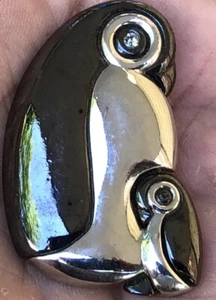 Vintage Liz Claiborne penguin with baby brooch 2” - Picture 1 of 3