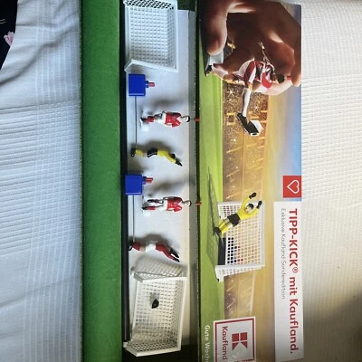 Tipp Kick Werbespiel (Kaufland) komplett mit 2 x Spieler Dänemark - Bild 1 von 4