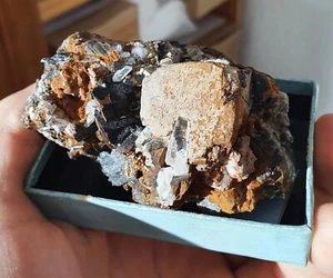 Quartz, sidérite, nacrite, Aremberg, Adenau, Rhineland-Palatinate, Allemagne - Picture 1 of 8