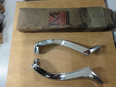 Nuevo de Lote Antiguo 1960 Mercury Diecast Aleta Moldura Extensiones Cuarto Panel Super Bonito Par Foto 1 de 4