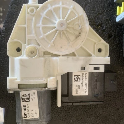 ⭐️ 2017-2022 JEEP COMPASS FRONT RIGHT PASSENGER DOOR WINDOW REGULATOR MOTOR OEM - Image 1 of 4