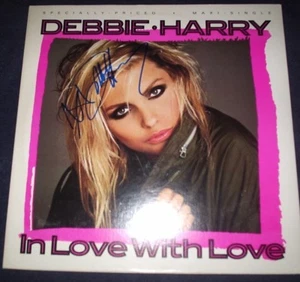 BLONDIE SIGNIERTES PLATTENALBUM DEBBIE HARRY "VERLIEBT IN DIE LIEBE" SELTEN L@@K GENIAL! - Bild 1 von 2