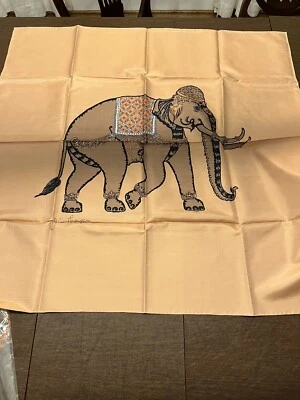 NUEVO CON ETIQUETAS Jim Thompson Bufanda Elegante Dorado Animal Tailandés Elefante Seda Cuadrada 34" RARA Foto 1 de 4