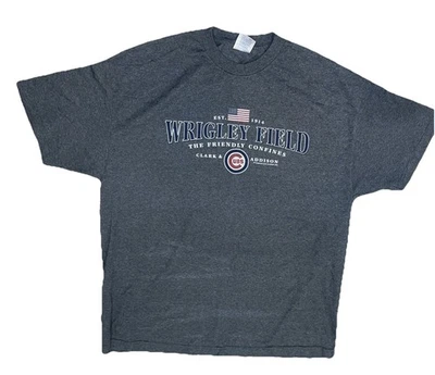Camiseta De Colección Chicago Cubs Wrigley Field Para Hombre Talla L MLB Béisbol XXL Foto 1 de 4