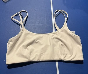 Women's Fabletics Low Impact Cross-Back Sports Bra-Size M Cream Froth - Picture 1 of 8