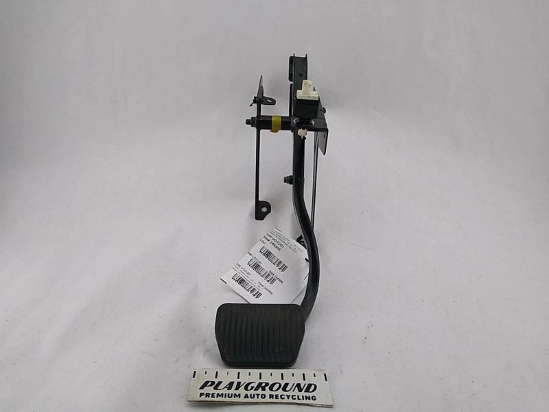 VOLVO V70 XC70 Brake Pedal With Mounting Bracket 2001 2002 2003 2004 - Image 1 of 4