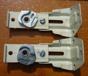 (2) Kirsch 3-1/4" Short Adjustable Superfine Traverse Rod Center Support Bracket - Picture 1 of 3