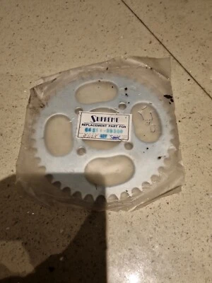 Piñón trasero genuino Suzuki GN 125 GS 125 NUEVO EN STOCK  Foto 1 de 4