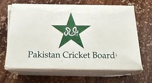 PCB AUSGEGEBENE CRICKET-MANSCHETTENKNÖPFE FÜR ALLE SPIELER & MITARBEITER PAKISTAN CRICKET-TAFEL - Bild 1 von 7