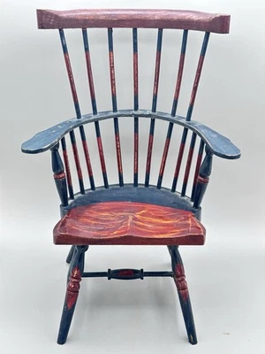 Silla Windsor tamaño muñeca respaldo husillo madera maciza vintage Foto 1 de 4