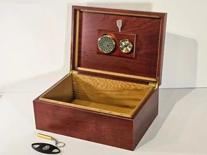 "Caja de almacenamiento de humidificador de cigarros grande con humidificador e hidrómetro, madera de cerezo 12x9x5""" - Imagen 1 de 13