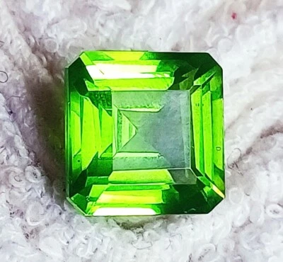 Natürlicher Peridot 9,90 Ct Oktagonform Loser Edelstein Zertifiziert - Bild 1 von 4