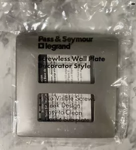 Placa de pared decorativa sin tornillos Pass & Seymour Legrand de 2 pandillas, color níquel - Imagen 1 de 7