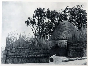 Shilluk Temple Shrine of Nyikang, vintage African print 1930 photogravure  - Picture 1 of 3