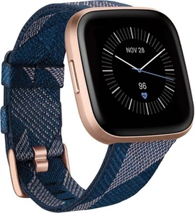 Smartwatch Fitbit Versa 2 SE w kolorze niebieskim z kolorem obudowy w kolorze miedzianym towar B - Zdjęcie 1 z 8