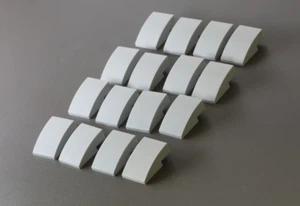 Piezas LEGO: 16x Slope Curved 3x2, Light Bluish Gray (del modelo 75192) - Imagen 1 de 1