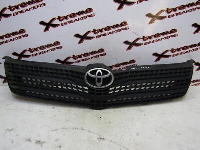 TOYOTA COROLLA VERSO 2002-2004 PARA-CHOQUE DIANTEIRO GRADE SUPERIOR CENTRAL - XBGL0243 - Imagem 1 de 3