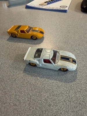 Matchbox Lesney Two Ford GTs No.41 - Blanco y Amarillo Foto 1 de 2