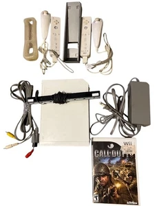 Nintendo Wii Konsole Bundle mit Controllern, Kabeln & Call of Duty Spiel - Bild 1 von 5