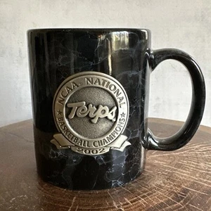 UNIVERSITY OF MARYLAND Tasse Black Marbled Terps Black 2002 NCAA National Champs - Bild 1 von 8