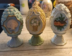 VTG 1994 Lot Of 3 Season's Treasures Egg Collection Seashells Bouquet Birds - Picture 1 of 23