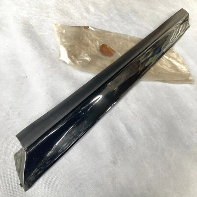 Puerta delantera exterior moldura inferior derecha Toyota Crown Majesta GS130 JZS131 genuina Foto 1 de 4