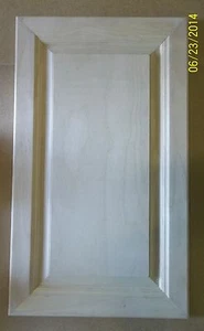 PORTE ARMOIRE DE CUISINE, PLACAGE D'ÉRABLE BOIS DUR, HAUTEUR 22" X 21 5/8", CADRE PORTRAIT - Photo 1 sur 1