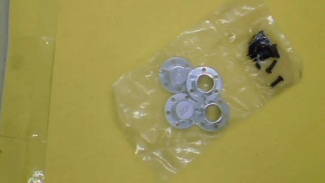 NOS Chrome 4WD Centre Caps Suit 1/10 Part #BBBB — 第 1/1 张图片