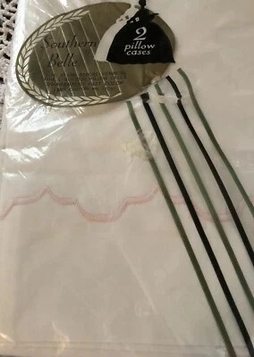 "Fundas de almohada vintage Southern Belle blancas con adornos rosas 42"" X 36"" nuevas en paquete"  Foto 1 de 4