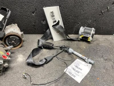 Used Front Right Seat Belt Front fits: 2014 Volkswagen Passat bucket seat passen - Image 1 of 4