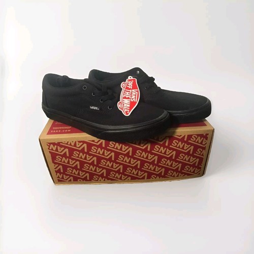 Vans All Black Low Top Doheny Sneakers in tela Taglia 4YT