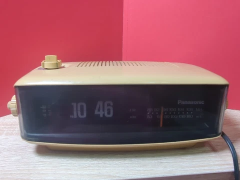 Vintage PANASONIC RC-6001 Flip Alarm Clock Radio Everything Works!! Cover
