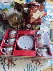 Weihnachten Frühstücksset Untertassen, Tassen und Konv. geschenk plus andere teile - Bild 1 von 8