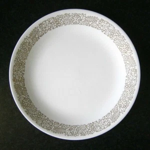 VINTAGE CORELLE by CORNING WHITE PYREX GLASS WOODLAND PATTERN 21.5CM PLATE - Picture 1 of 1