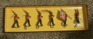 Britains 1st Regiment of Bombay Infantry (Grenadiers) Set #8845 Loose with Box - Picture 1 of 3
