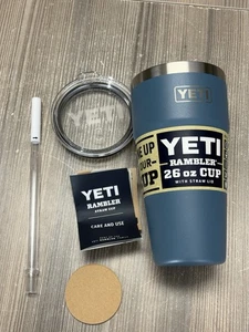 Taza Rambler YETI 26 OZ con Paja Azul Nórdico (ANTIGUA EXHIBICIÓN DE TIENDA, TIENE RASGUÑOS) - Imagen 1 de 11