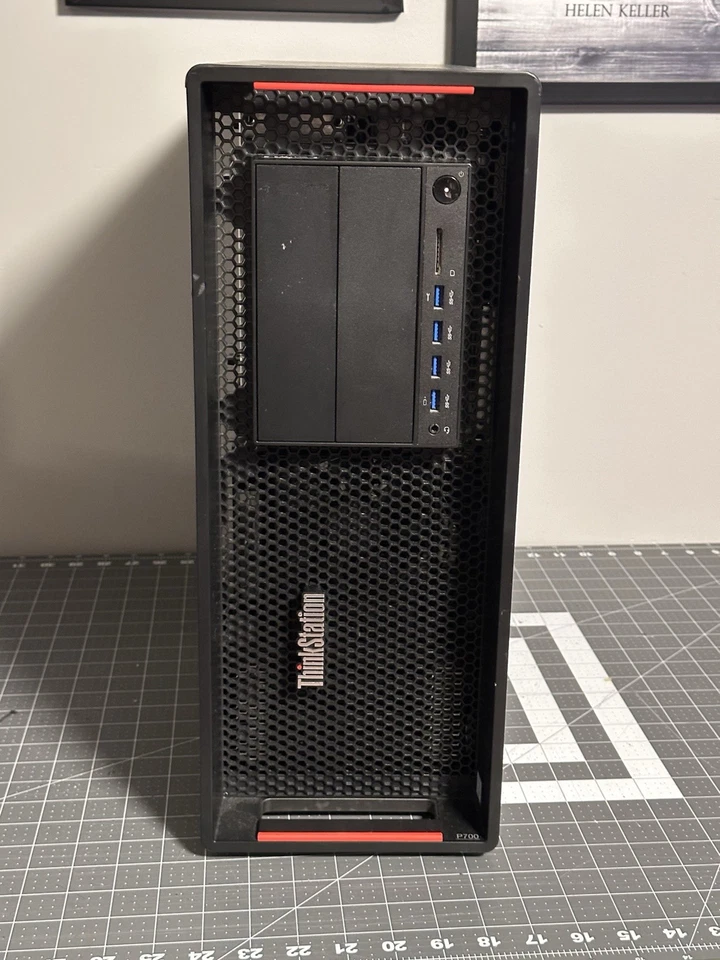 Estación de trabajo Lenovo ThinkStation P700 Intel Xeon E5-2640 v3 32 GB DDR4 repuestos o precio de venta sugerido por el fabricante Foto 1 de 4