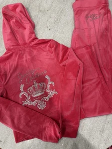 NEU! Neu mit Etikett Juicy Couture Velours Glitzer Krone Trainingsanzug Set Hot Pink Größe Small selten - Bild 1 von 11