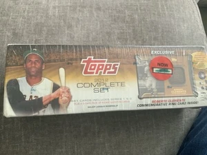 2010 & 2012 Topps Baseball Sealed Sets With Roberto Clemente And Mickey Mantle - Picture 1 of 4