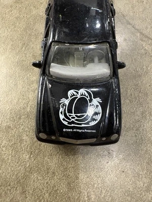 Golden Wheel Garfield The Cat Die Cast Metal Car Mercedes Sedán Caja de fósforos suelta Foto 1 de 4