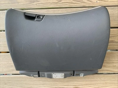 2001-2009 VOLVO S60 V70 XC70 GLOVE BOX W/LIGHT OEM From A 2007 S 60 R ￼ - Image 1 of 4